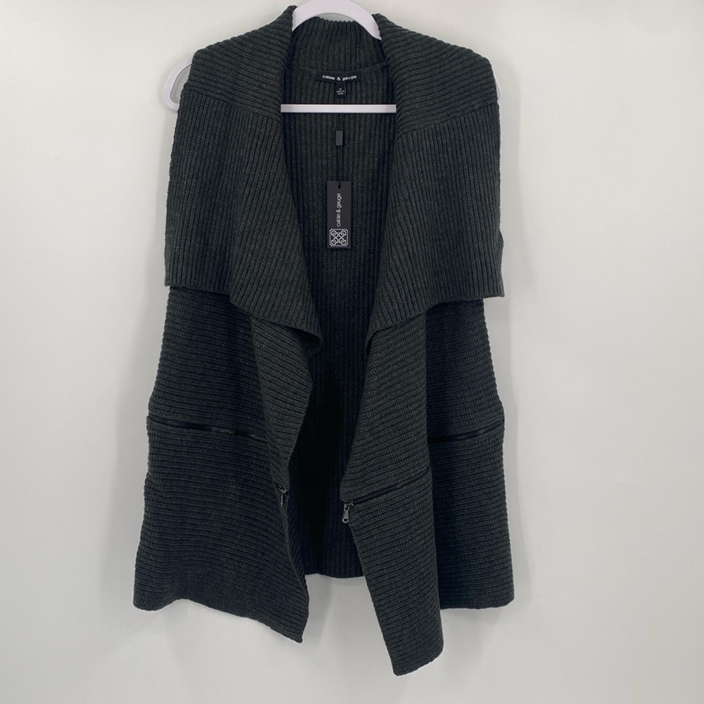 Cable & Gauge cardigan, short sleeve vest, gun metal hardware zippers SzM